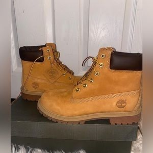New Men’s timberland boots size 6.5